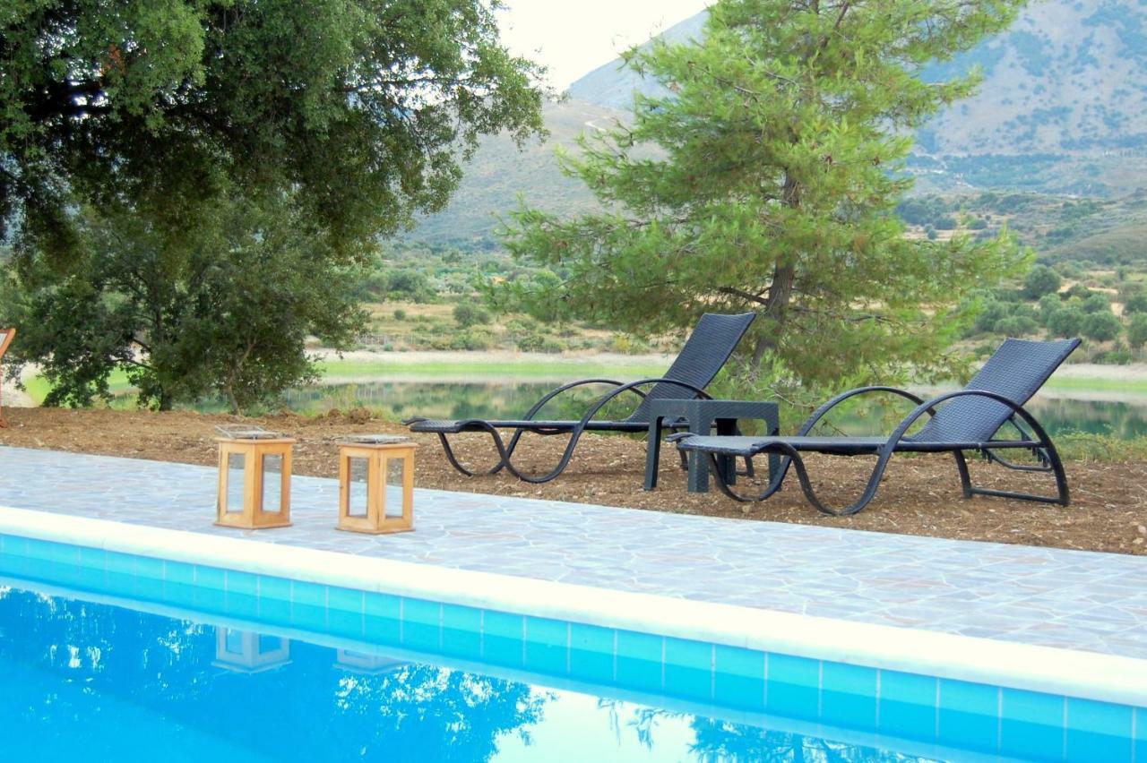 Blue Lagoon Villa Порос Екстер'єр фото